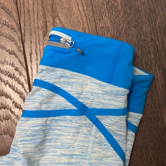 Lululemon run pace crop size 4 like new - Picture 3 of 6